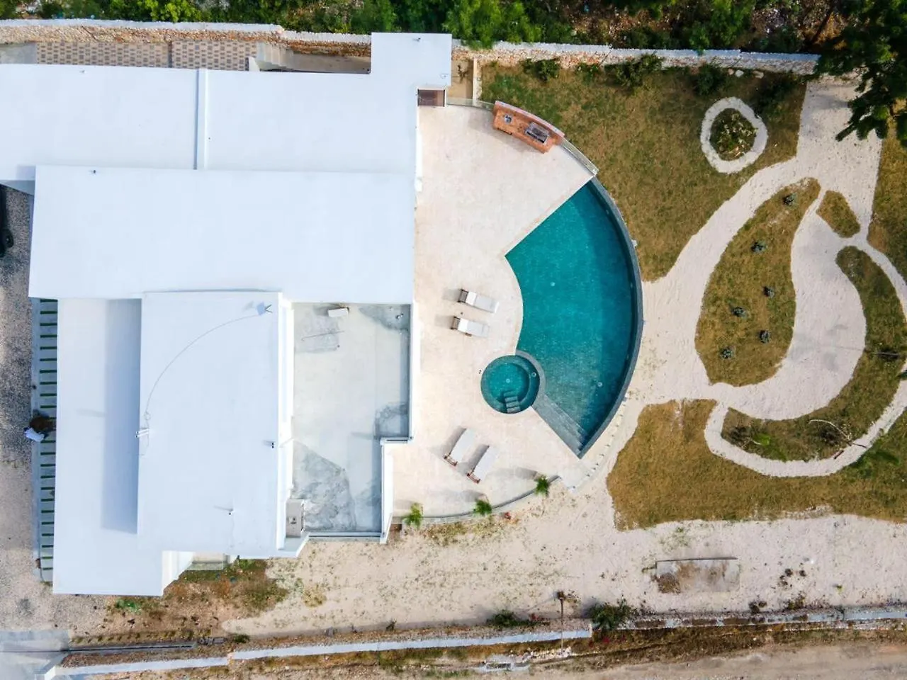 Luxury Oceanfront Villa With Heated Pool, Jacuzzi, Ac, Bbq, Starlink Wi-Fi, Chef'S Kitchen, Staff Included, Mountain Views, Near El Quemaito, San Rafael, And Los Patos Beach Barahona