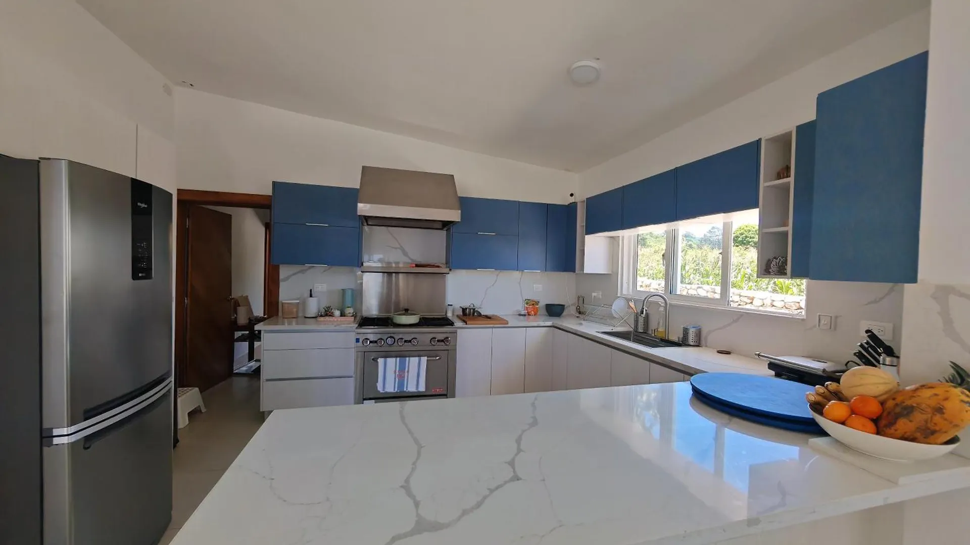 Luxury Oceanfront Villa With Heated Pool, Jacuzzi, Ac, Bbq, Starlink Wi-Fi, Chef'S Kitchen, Staff Included, Mountain Views, Near El Quemaito, San Rafael, And Los Patos Beach Barahona Repubblica Dominicana