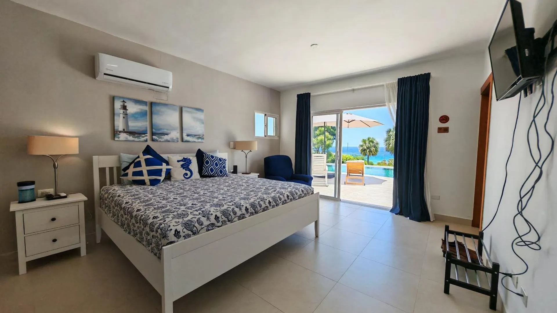 Luxury Oceanfront Villa With Heated Pool, Jacuzzi, Ac, Bbq, Starlink Wi-Fi, Chef'S Kitchen, Staff Included, Mountain Views, Near El Quemaito, San Rafael, And Los Patos Beach Barahona