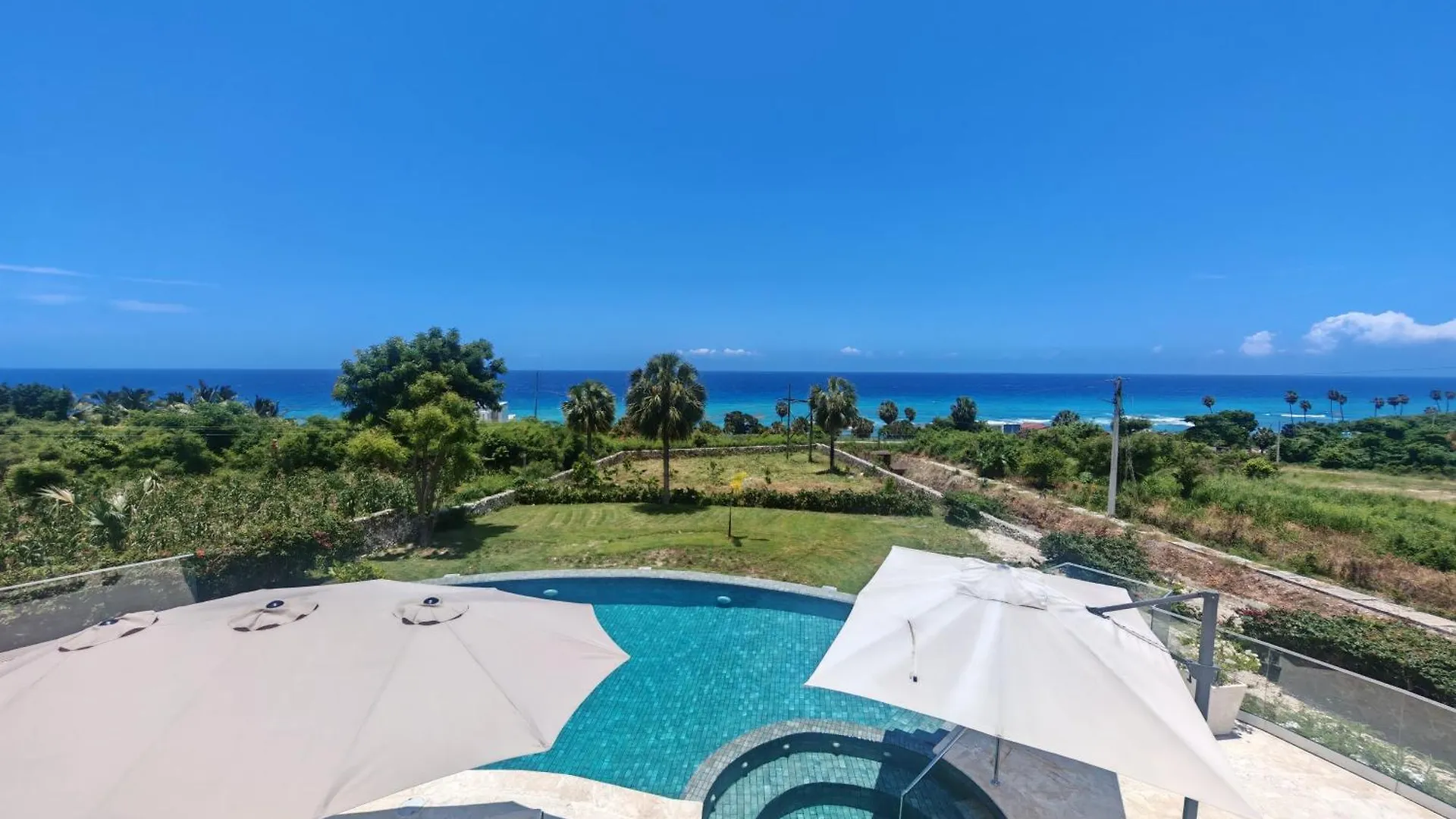 Luxury Oceanfront Villa With Heated Pool, Jacuzzi, Ac, Bbq, Starlink Wi-Fi, Chef'S Kitchen, Staff Included, Mountain Views, Near El Quemaito, San Rafael, And Los Patos Beach Barahona Repubblica Dominicana